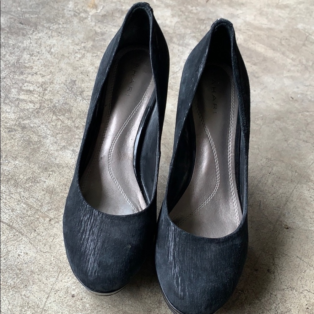 Tahari Women’s Heels-Black